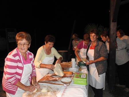 Prireditev Druži naju ples in petje z mednarodno udeležbo 112